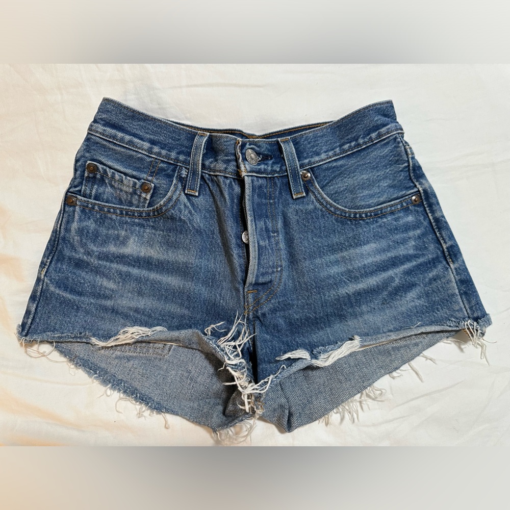 Levi’s 501 Shorts Sz. 24